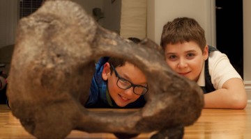 kids with mastodon bone