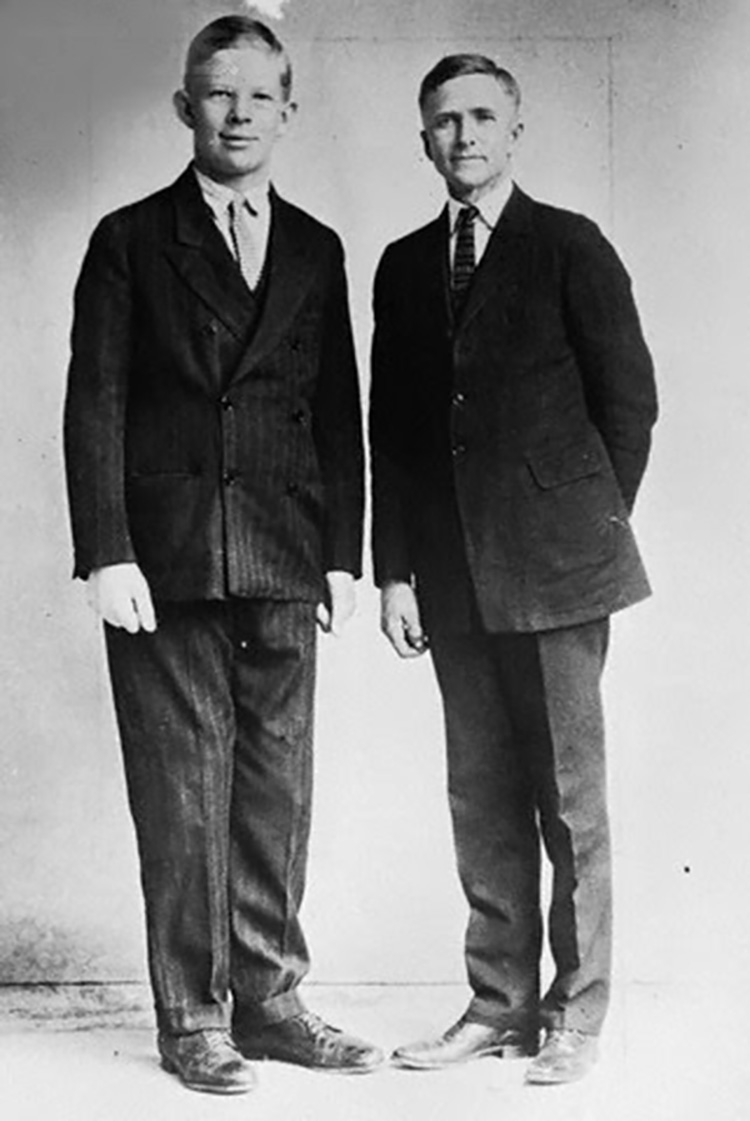 robert wadlow and his father